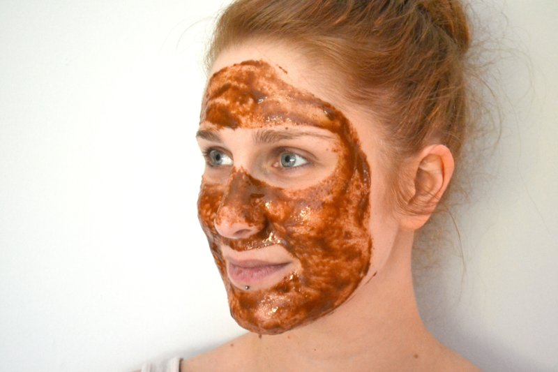 Mask with honey and cinnamon