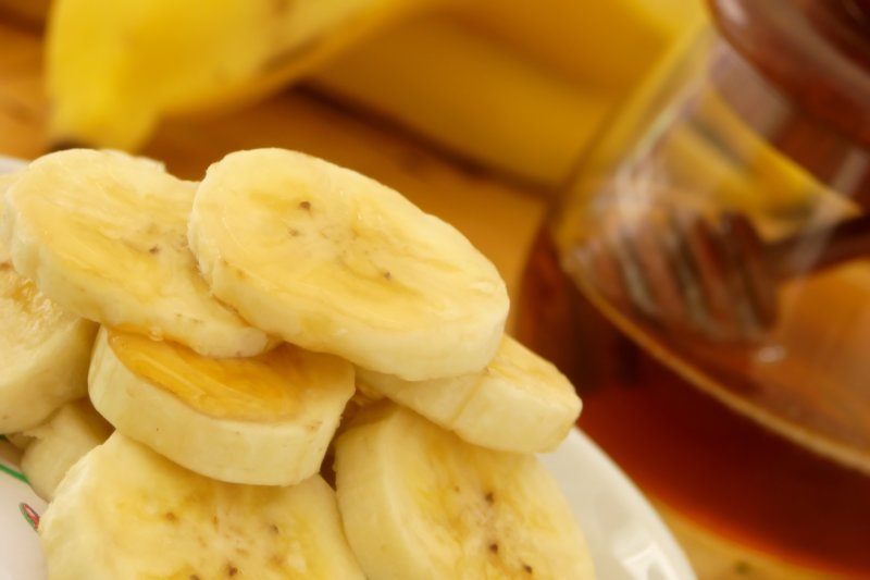 Ingredients for mask with honey and banana.