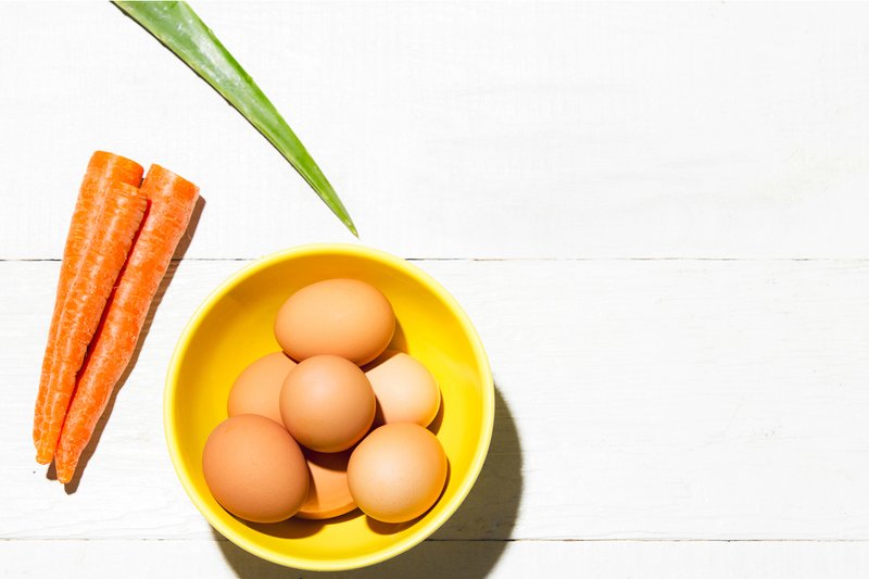 Firming face mask with egg white and carrots