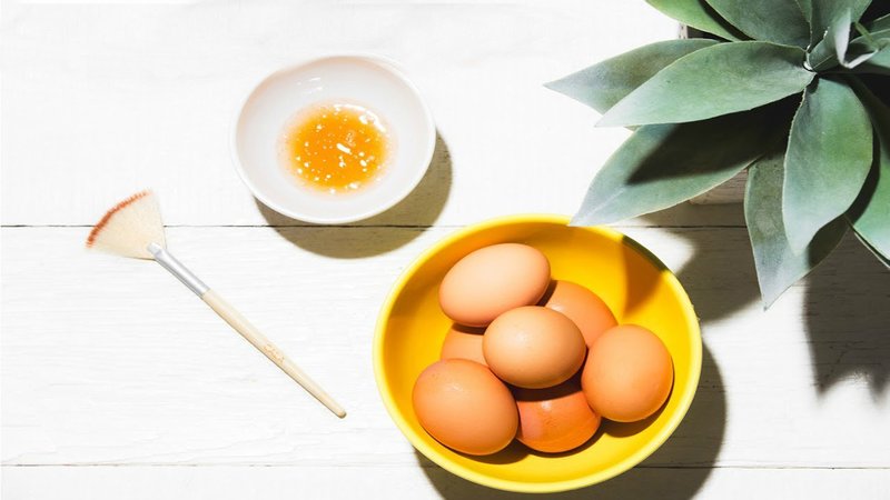 Protein mask with honey