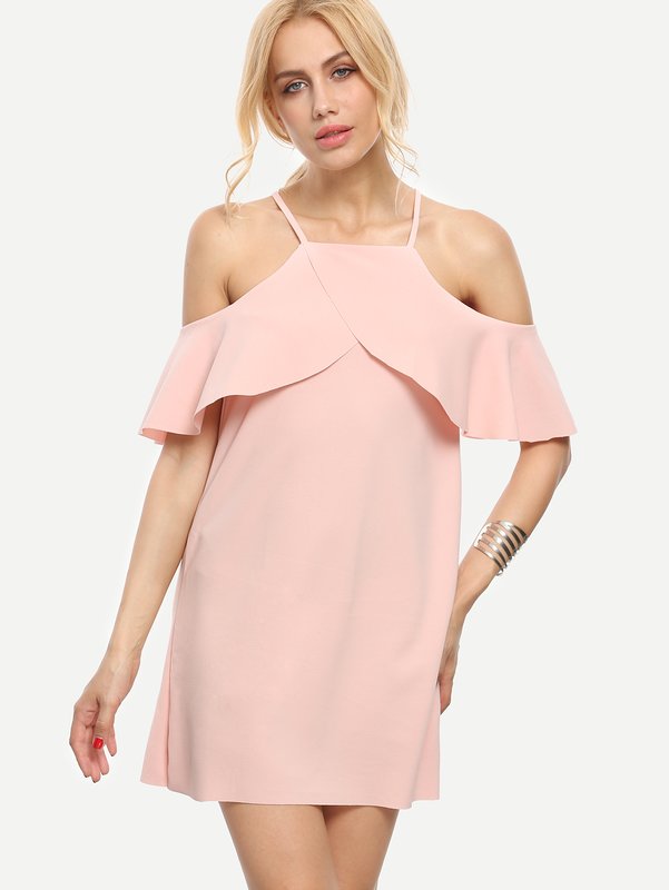 Dress with a flounce on the sleeves and chest