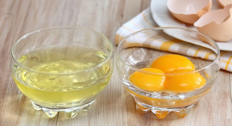 Ingredients for making an egg mask at home