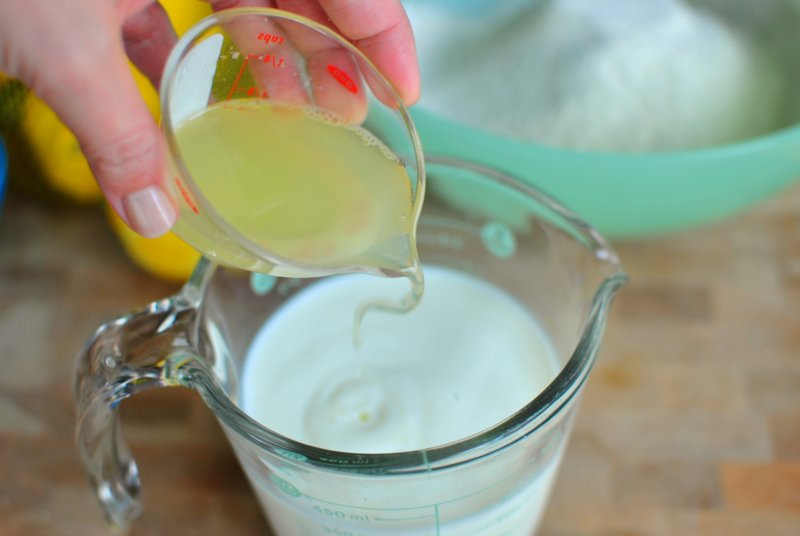 Cooking mask with lemon