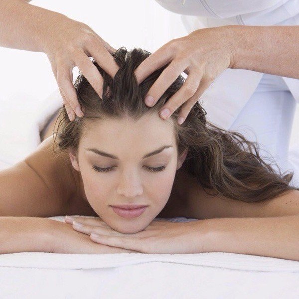 Rub the solution from the ampoule with nicotinic acid into the scalp