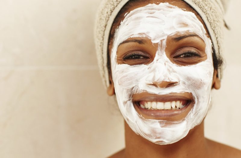 Moisturizing face masks