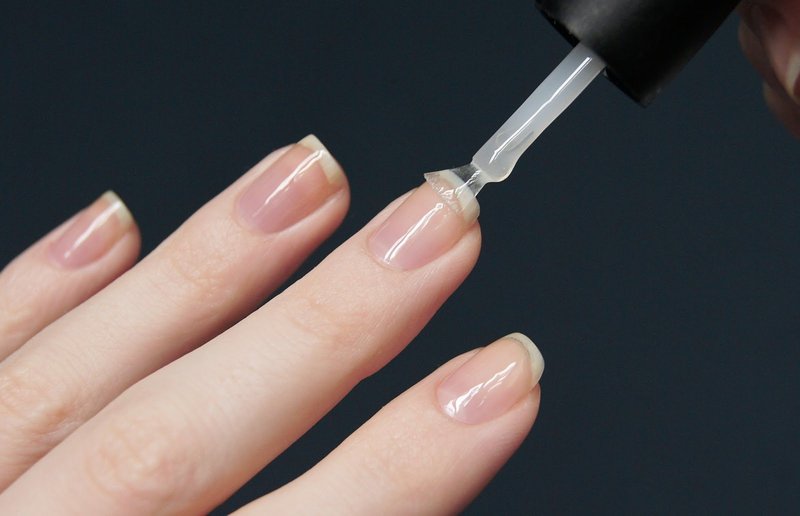 Primer application on nails