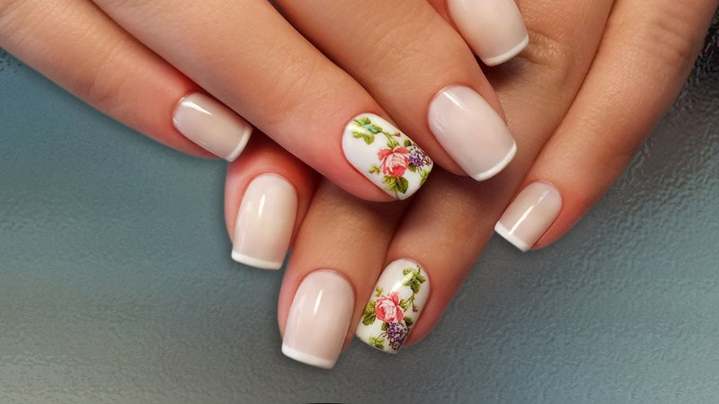 Flower jacket with gel polish