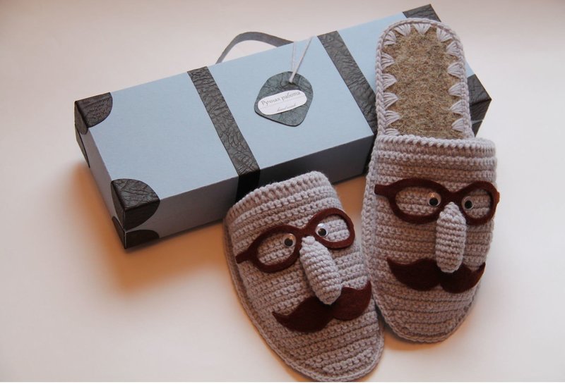 Gift in the form of knitted slippers