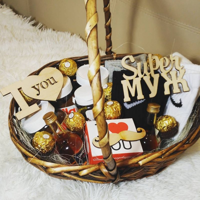 Basket with coveted souvenirs