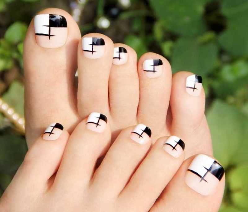 Geometric Lines Pedicure