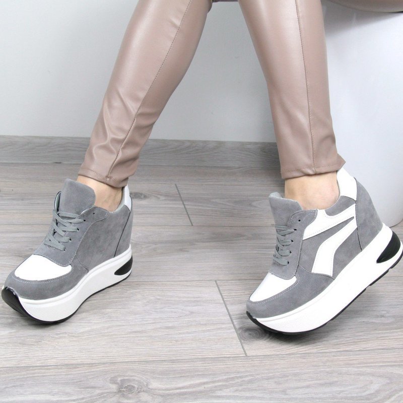 Platform sneakers