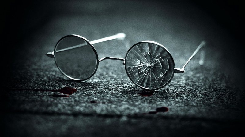 Broken glasses in a dream