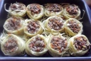 Pasta nests with minced meat