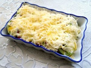 Zucchini casserole with tomato and cheese