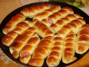 Sausages in puff pastry dough