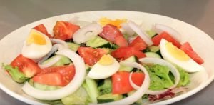 Salad with tuna