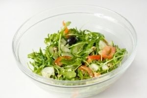 Salad with arugula and mussels