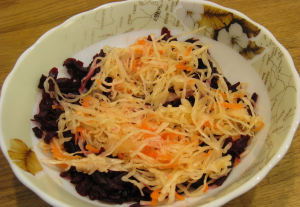 Salad with sauerkraut, green peas and beets