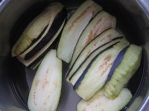 Eggplant with cheese and garlic