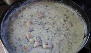 Shrimp pasta in cream sauce