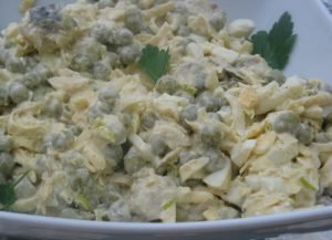 Salad with Green Peas and Egg