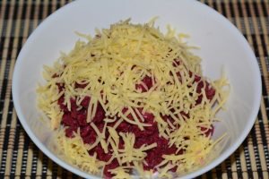 Boiled Beetroot Salad with Garlic and Cheese