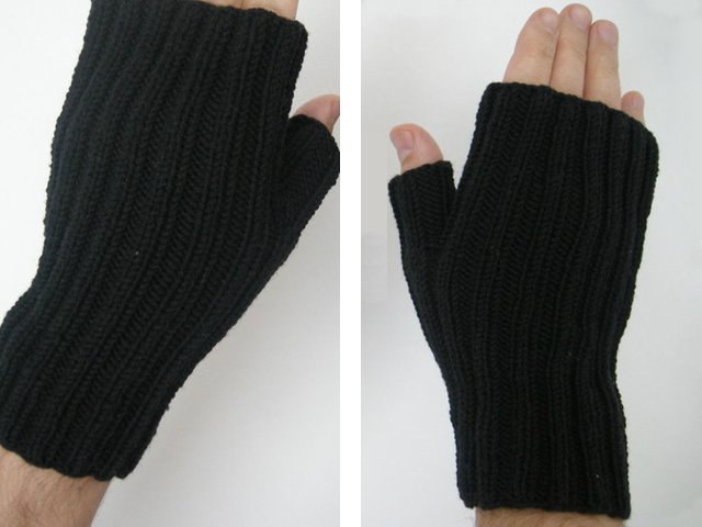 How to knit mitts with knitting needles?