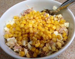 Salad with canned tuna and corn