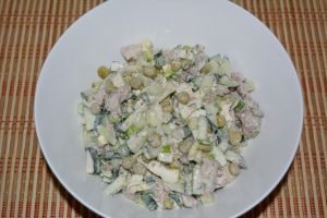 Canned Tuna Salad with Fresh Cucumber and Egg