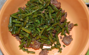 Warm salad with chicken liver