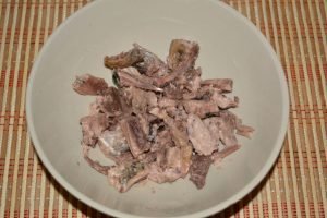 Canned Tuna Salad with Fresh Cucumber and Egg