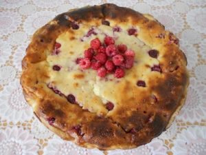 Raspberry Pie Cake