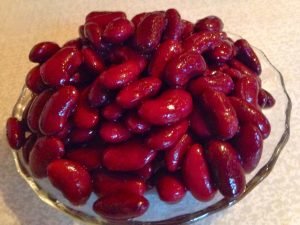 Salad with liver, mushrooms and red beans