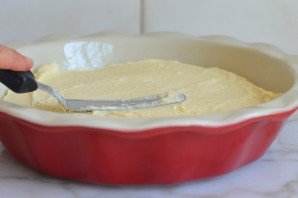 Pie with strawberries on kefir