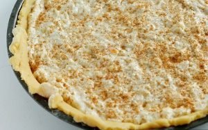 Pie with cottage cheese and banana