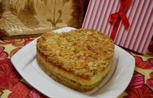 Oatmeal curd pie with apple filling