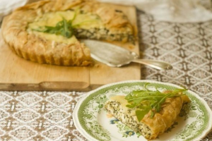 Pie with arugula and sorrel