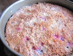 Pie with red currants (kefir dough)