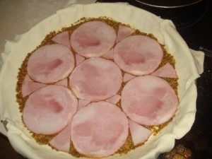 French pie with ham and cheese