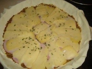 French pie with ham and cheese