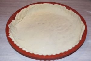 Yeast dough cabbage pie