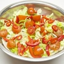 Vegetable salad with lemon and onion dressing