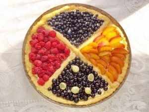 Four-color berry-fruit-curd tarte