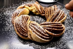 Cinnamon pastry wreath