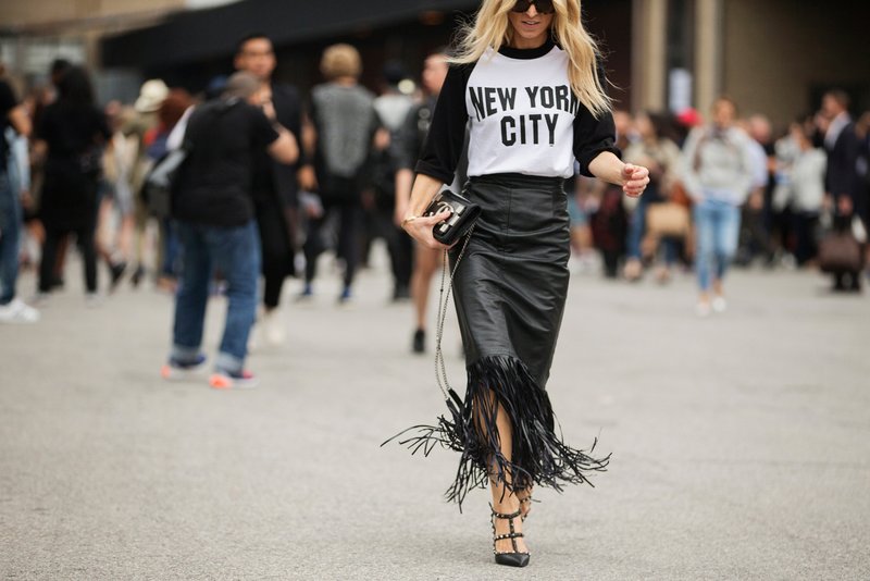 Skirt with fringe and shoes