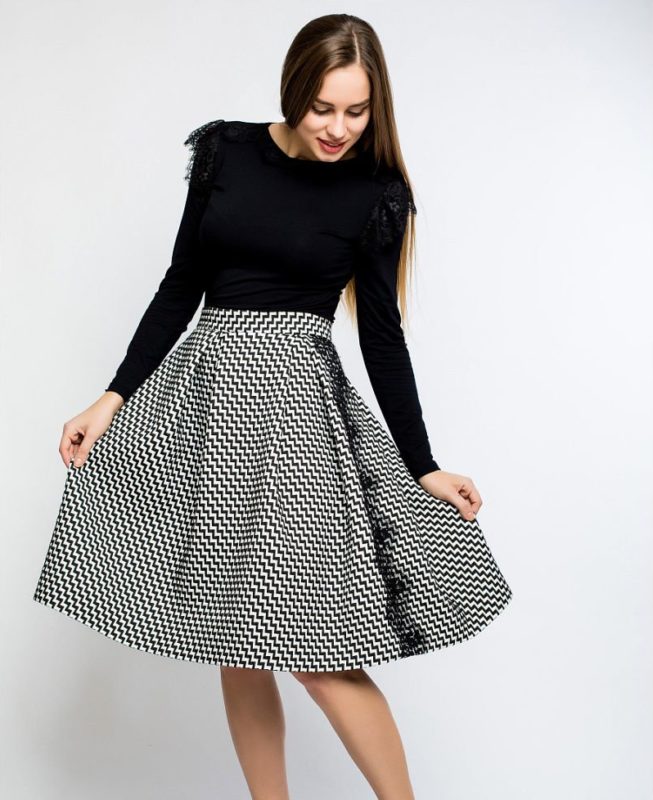 Side seam skirt