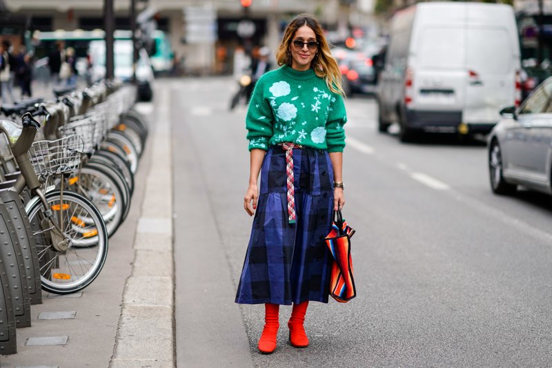 Fashionable check skirt