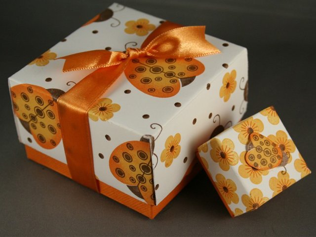 The easiest ways to make a gift box out of paper