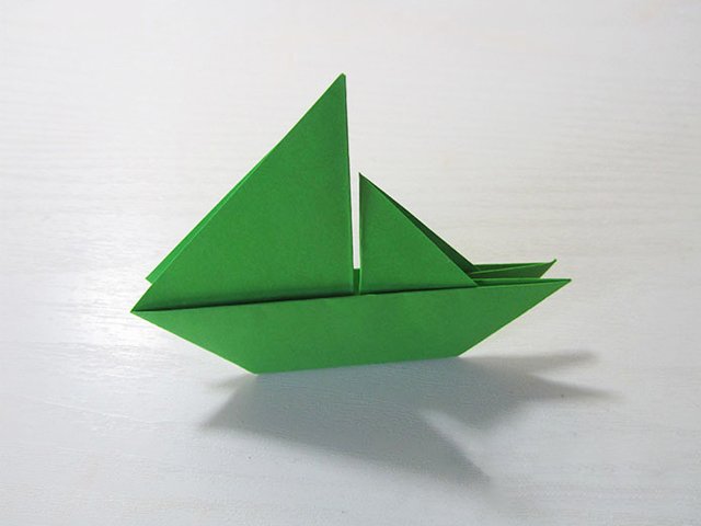 Do-it-yourself boat, sailboat and paper boat