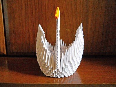 How to make a swan out of paper: in stages